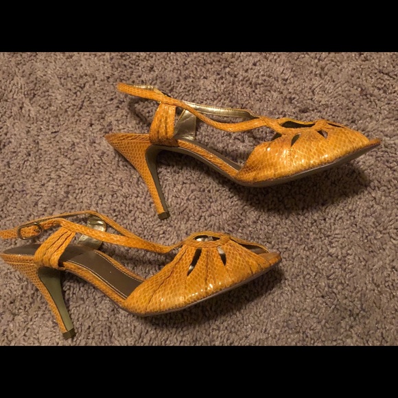 Nine West - Picture 2 of 5